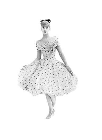 cover maid of cotton dame in gepunkteten kleid