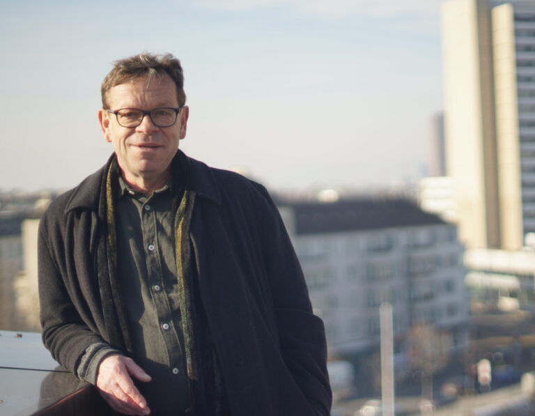 portrait vom autor und historiker martin widmer